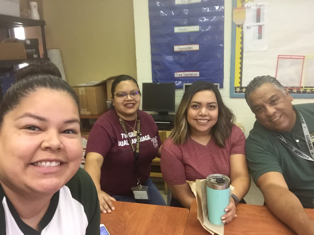 dulce_dmancill's tweet photo. @burbank_ms #DualLanguage #BilingualKids @Dr_A_Ortiz https://t.co/UPyhdm5d7p