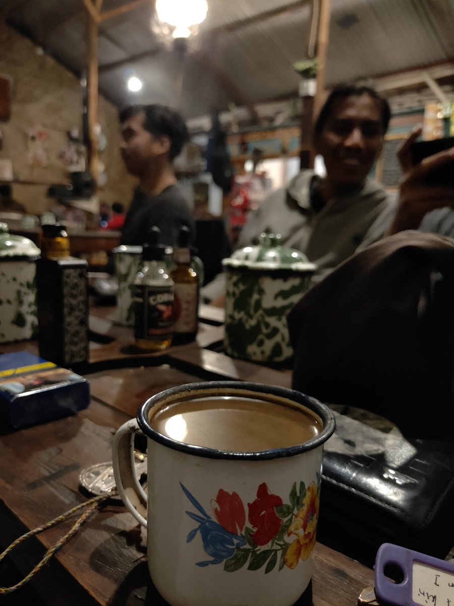 Udah bau lambung ni ngopi trus wkwk