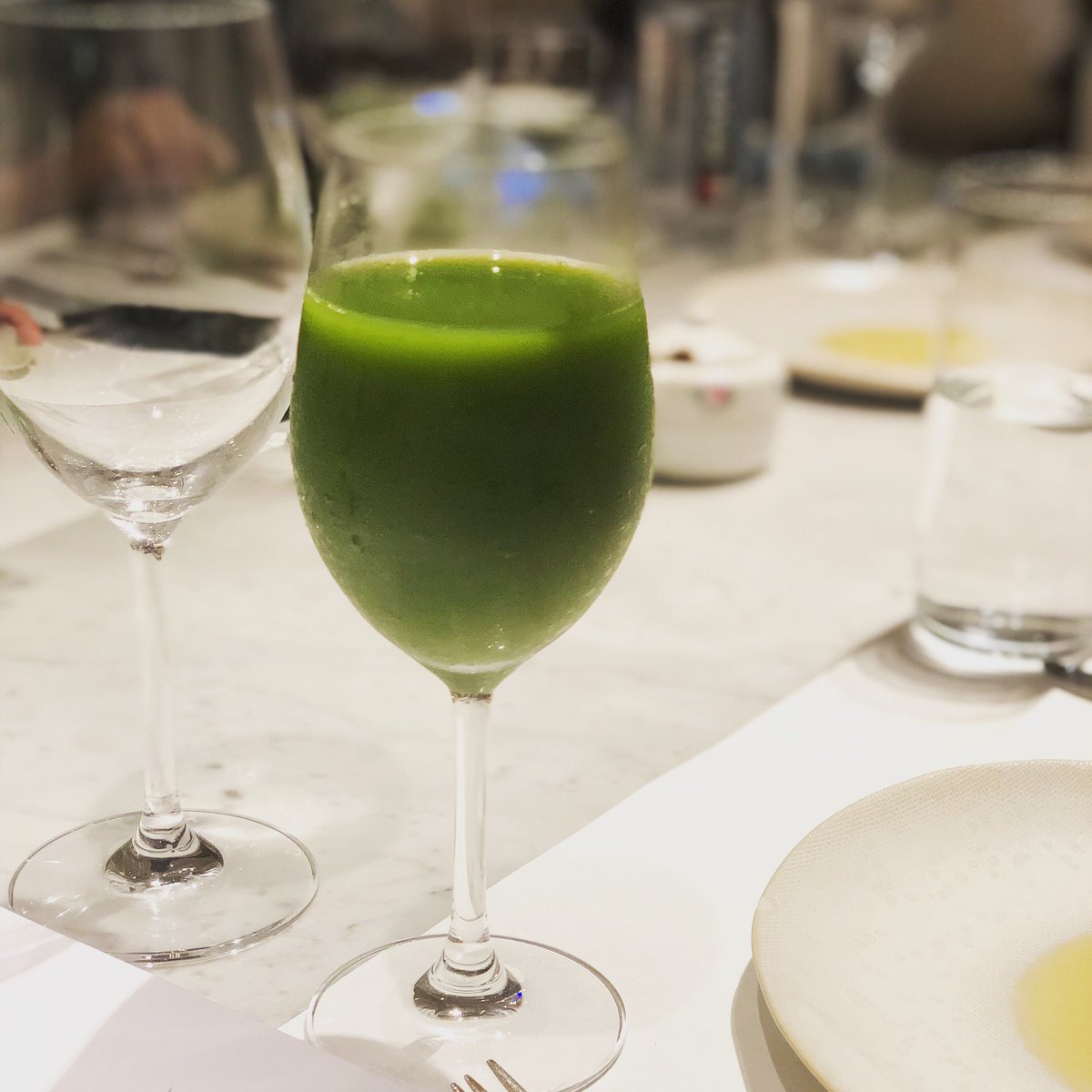 LiYaLifeco's tweet photo. 🌱 Many restaurants these days cater to those who prefer clean and healthy eating🌱. There are no excuses - make your health a priority.
#liveliyalife #wellnesswednesday #selfcare #selflove #yoga #fitness #wellness #beauty #style #plantbased #abcv #greenjuice #nyc #health https://t.co/0FZiRqnf9j