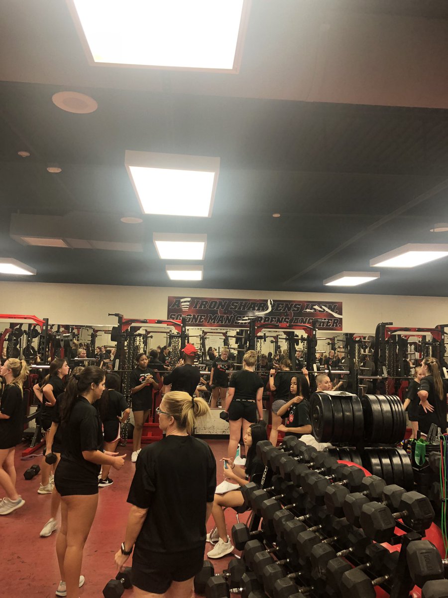 LHSRedhawkVball's tweet photo. Win or lose on Wednesday it’s a war!! #warwednesday #answerthecall https://t.co/yUCVv8OuYH