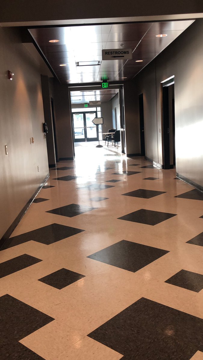 carahinkson's tweet photo. Waiting for the next group of 150 teachers to come in for training! #proficiencyscales #HRSLevel2
#effectiveteachinginEVERYclassroom https://t.co/nIt3awIY3u