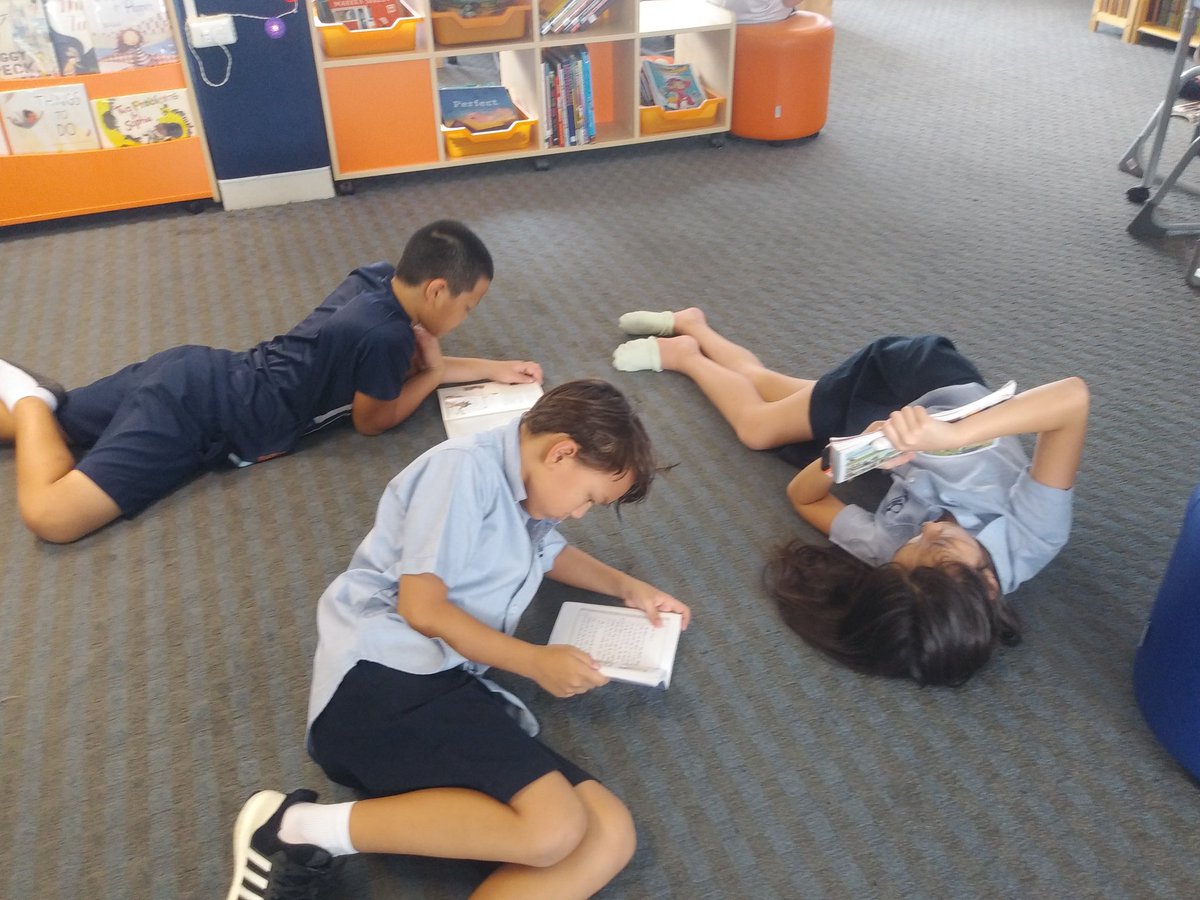 AmritaMukhrjee's tweet photo. Thank you @SaraKAhmed for sharing your love of books with #6AM! Helping #NISTis stretch their reading boundaries, geting us excited to #READ new authors and styles and above all... making it fun! https://t.co/ipJv3JzwX2 https://t.co/0KCq6A5O4r