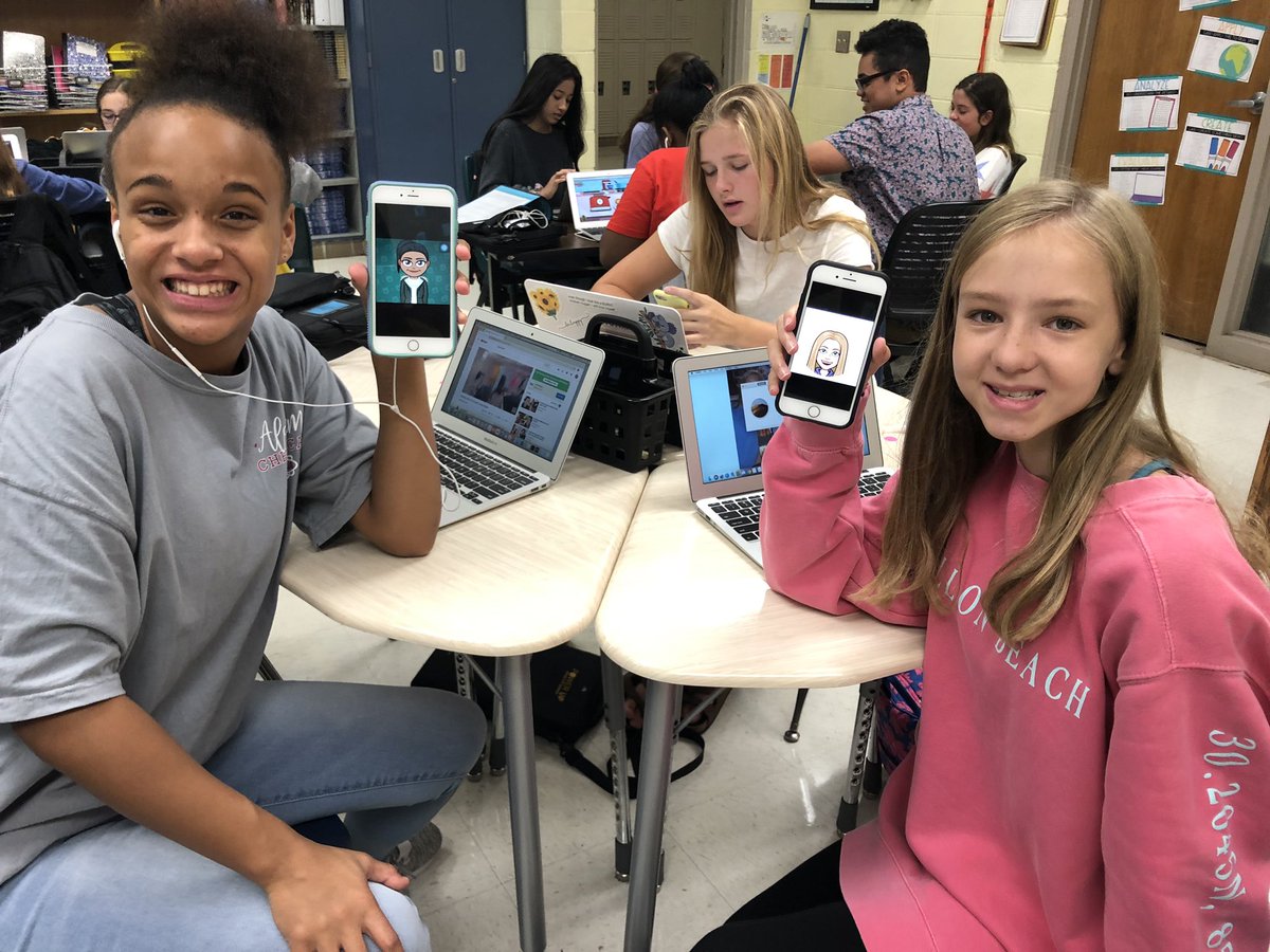 clawrence_ams's tweet photo. Publications are creating bitmojis for showcasing their own publications. Doing an awesome job recreating themselves. 🤗🤗 https://t.co/Dr7r5ShBy7