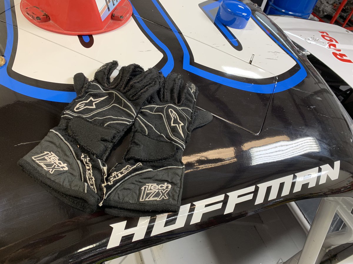 LandonHuffman's tweet photo. ‼️GIVEAWAY‼️ 

🔺Autographed race used Gloves!

Rules to enter⬇️

▪️RT this post!
▪️Follow this account!
▪️Tag ✌🏻 friends in the comments

Winner will be randomly drawn on Sunday at 12:00 PM EST. Good Luck!🤙🏻🤙🏻 https://t.co/mailnMOL3H