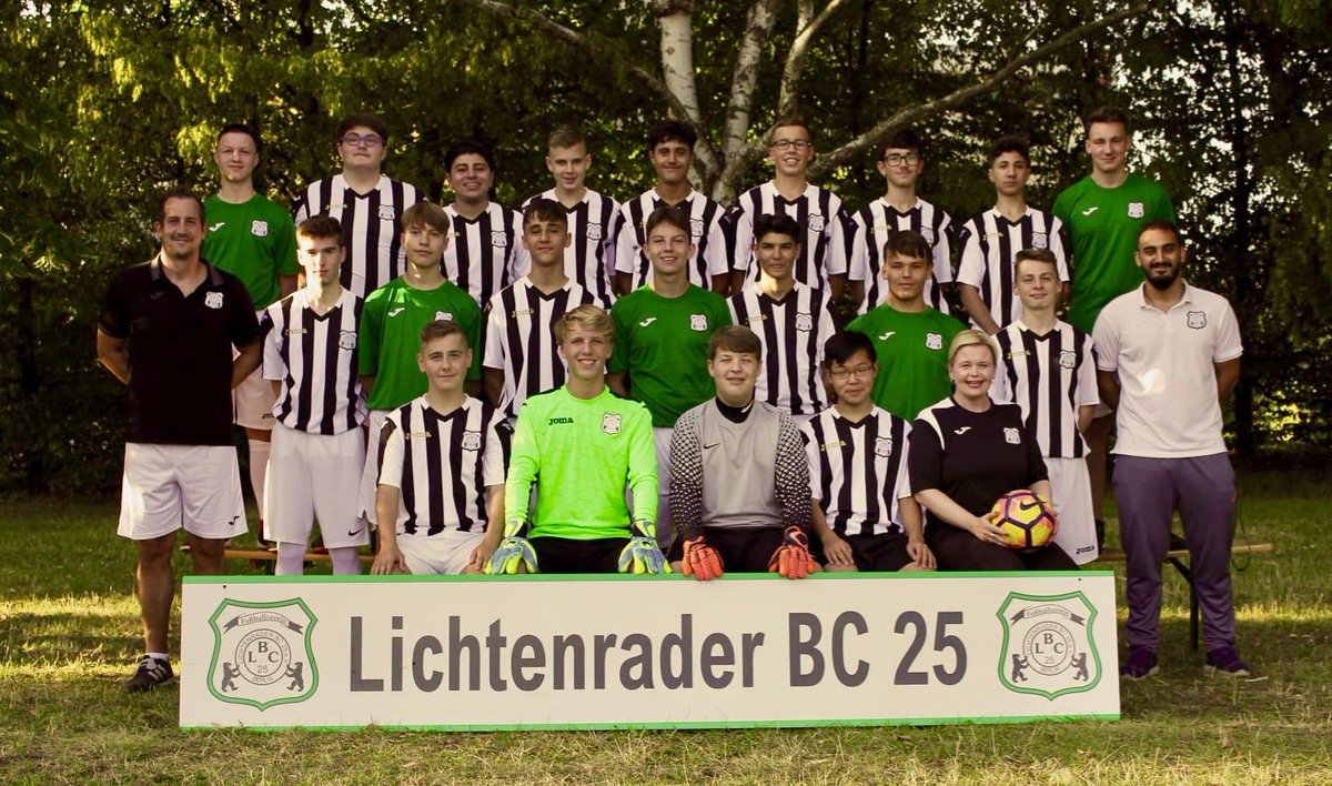 LBC_U17's tweet photo. Die U17 der Landesliga Saison 19/20
#LBC25 #U17 #EinVerein #BFV #Joma_Sport #HalkerZeile https://t.co/f4fMuBT7FJ