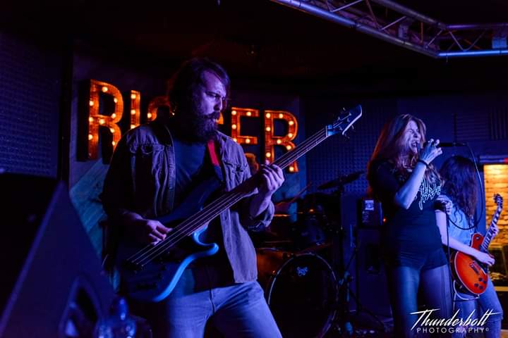 _SILVERCHILD_'s tweet photo. Photo by Thunderbolt Photography
#silverchild #hardrock #heavyrock #livemusic #singer #bassist #dingwallbass #dingwall #thunderboltphotography https://t.co/kEZtSRVDUw