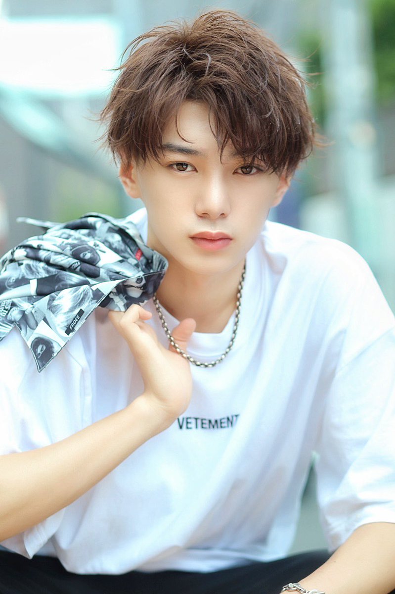 asinoura_11201's tweet photo. 今日がRT数で決まるやつだったそうです🙇‍♀️

これをRTしてね！！！

#男子高生ミスターコン2019 

 ベスト500になれました！

鬼鬼鬼拡散してくださいね(๑⃙⃘ˊ꒳​ˋ๑⃙⃘)

高校三年生

181cm

#鬼拡散してね

@kuutavlog 
@DKmrcon @modelpress 
#男子高生ミスターコン https://t.co/mipHGVQmDW