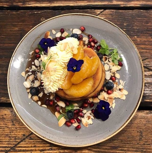 Hump day getting you down? Try our delicious spiced maple and clementine pancakes. Guaranteed to beat any Wednesday blues.....😁