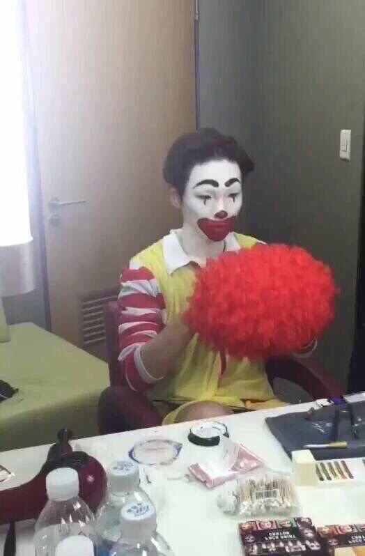 vicsdeluca's tweet photo. me going home to tell my mum i got 3s when she’s expecting 6s  #gcseresultsday2019 https://t.co/AsGXtbr11g