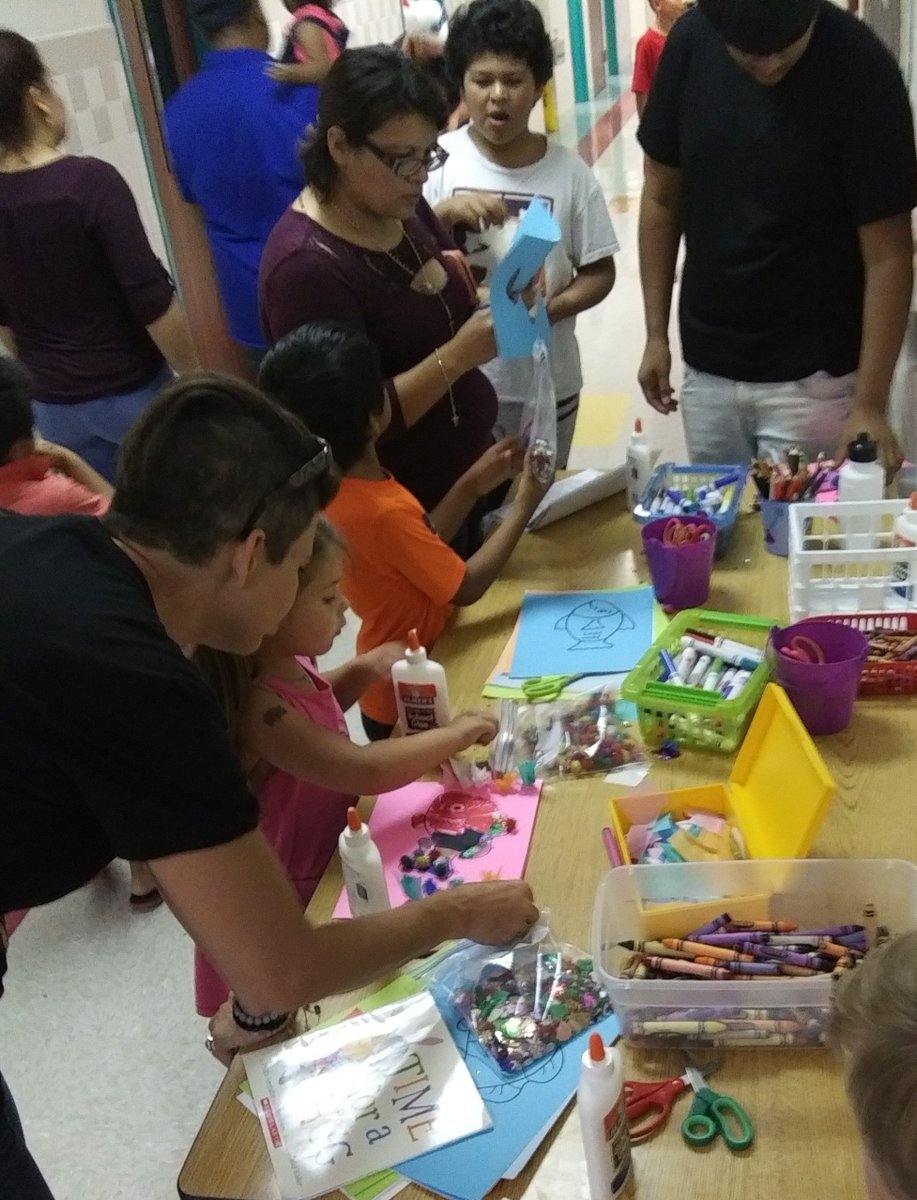 JRodriguezSISD's tweet photo. Students along with their parents enjoyed decorating fish for my bulletin board.
@VogelESISD #vogelproud #seguinstrong #promotediversity#VogelFamily https://t.co/JorPMzZpDR