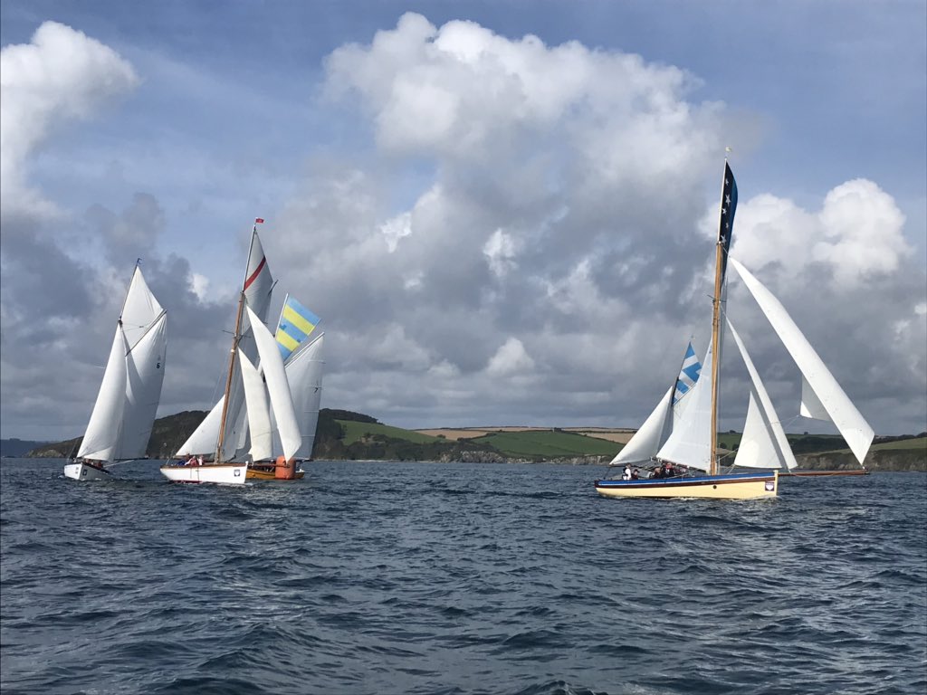 GuardianRIB's tweet photo. Worth the wait! Working boats rounding our mark. @MorvarghSailing #RIB1 @RFYC_Fowey @foweyregatta #POFROC #FGYC @Gigass1 @FoweyHarbour @FoweyDocks @Lanteglosbandb https://t.co/ezDPfdVmmd