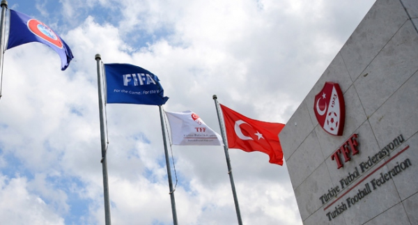 TIREHBR's tweet photo. 📢 Transfer dönemi ne zaman bitecek? https://t.co/U2HHTzuqJA https://t.co/0mfKaFdsEW
