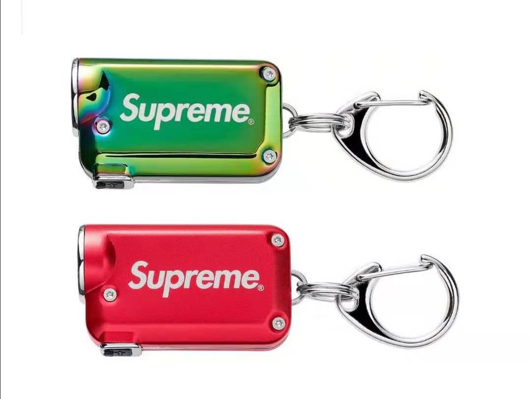 nitecorelight's tweet photo. 💥TOP EDC GEAR💥 NITECORE TINI ❌Supreme
Supreme FW19 accessories, NITECORE Tini Keychain Flashlight, are you looking forward to it? 😎😎 photo by @supreme_leaks_news
#NITECORE #flashlight #keychainlight #supreme #nitecoreflashlight #edc https://t.co/wrq968sLoU
