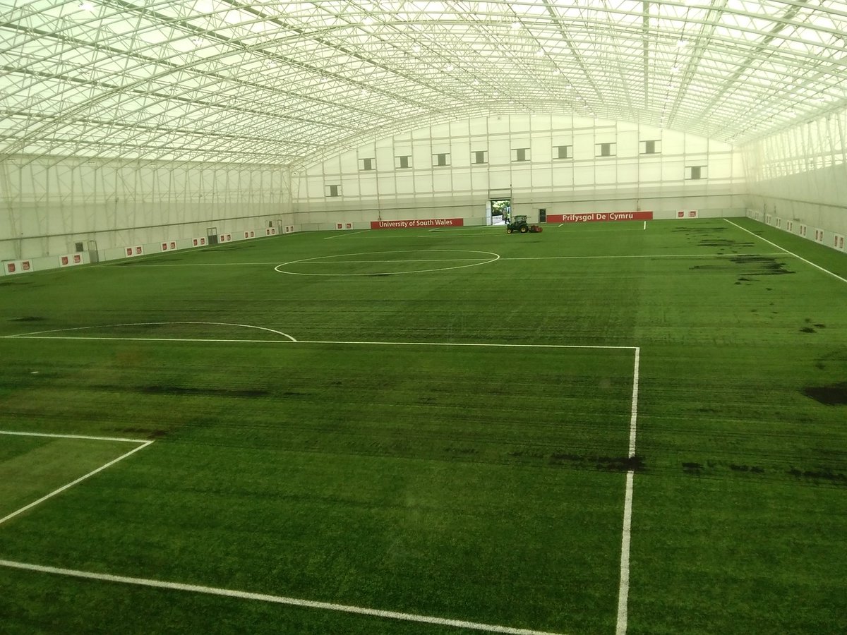 USWSport's tweet photo. Another busy day here with @Swsgl carrying out a rejuvenation of our indoor 3G #performancesport #topclassfacilities #studentsport
Diwrnod prysur arall yma gyda @Swsgl yn cynnal adnewyddiad o'n 3G Dan do #performancesport #topclassfacilities #studentsport https://t.co/H0PR68gJYM