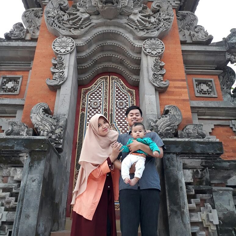 fatihahnrl's tweet photo. #ilookmakeover sy tipe orang yg kurang pede dgn tampilan yg up to date dan fashionable dgn trend motif yg lagi hits sekarang ini. dan sangat sulit bagi saya untuk keluar dari zona nyaman saya dengan pakaian-pakaian yg begitu-gitu saja, seperti warna-warna yg polos dan simple. https://t.co/NmoJCOj37v