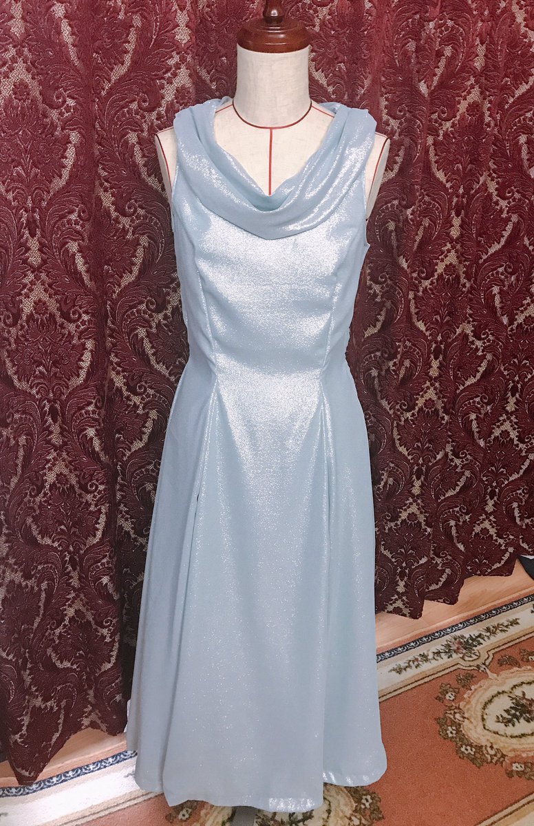 papopapopapico's tweet photo. アリエルのエンディングドレス(名称謎)完成🧜‍♀️👗
ヒレ仮装の時、移動の際の足出しを隠したくて😅
パーク内は人間の姿で歩きたいから簡易着脱なマント風で作った🙆‍♀️✨
タイトめだから着膨れ心配だったけど違和感なく大丈夫そう👌

文字数足らないから注意事項や細かいことリプに続く笑💦 https://t.co/ufaMTwfDLq
