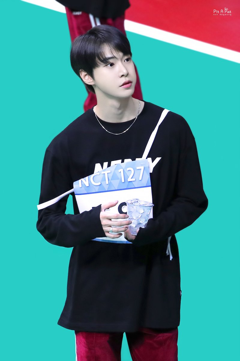 pitapat_960201's tweet photo. 190812 아육대

얼음 먹는 도영이
볼 빵빵 귀여워 😝

#도영 #DOYOUNG #ドヨン #NCT #NCT127 https://t.co/tOFMv9cDjp
