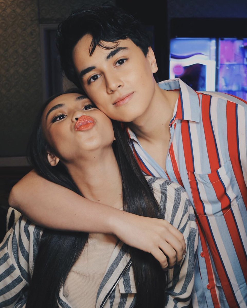 AngelEyes0009's tweet photo. Eh yun talaga napansin ko. Yung wallpaper ni Edward. ❤️

#MayWard #EdwardBarber #MaymayEntrata https://t.co/fwBD7ZsuJi