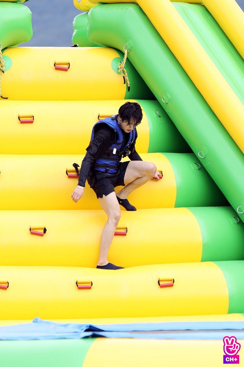 bangtanpIus's tweet photo. [BTS V OFFICIAL]
-
RUN BTS! 2019 - Epi.85
Behind the scene 1/4
-
[4/4] https://t.co/eLYS9Uy5mP