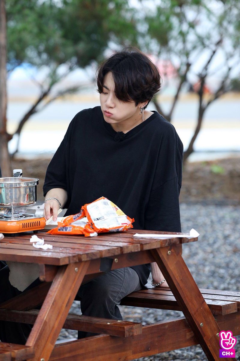 bangtanpIus's tweet photo. [BTS V OFFICIAL]
-
RUN BTS! 2019 - Epi.85
Behind the scene 1/4
-
[4/4] https://t.co/eLYS9Uy5mP