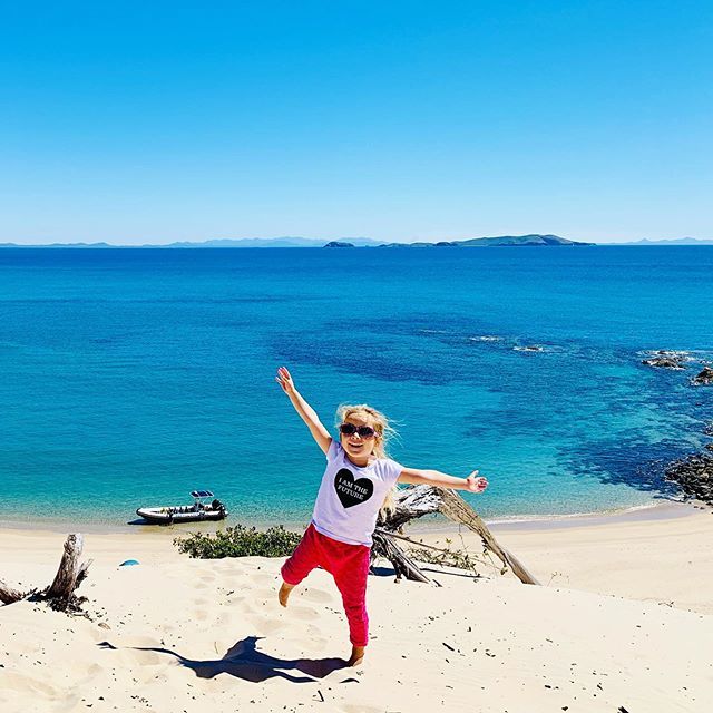 Harmony the tiny Explorer - made it 🙌
.
.
.
.
.
.
.
.
.
.
.
.
#keppelexplorer #visitcapricorn #seeaustralia #thisisqueensland #queensland #southerngreatbarrierreef #greatbarrierreef #greatkeppelisland #keppelisland #yeppoon #islandlife #boat #paradise #beach #island #instatr…