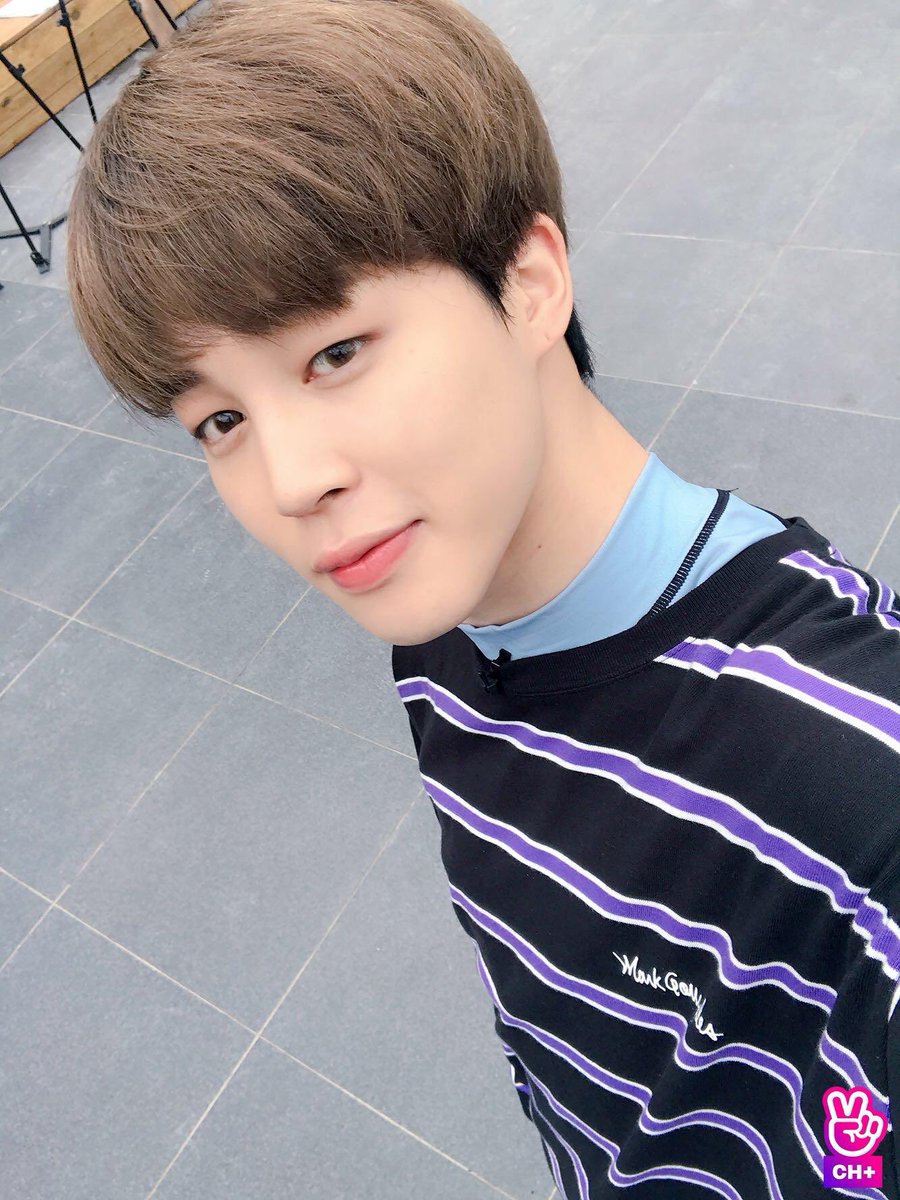 bangtanpIus's tweet photo. [BTS V OFFICIAL]
-
RUN BTS! 2019 - Epi.85
Behind the scene 4/4
-
[2/2] https://t.co/X4u7tg5c9E