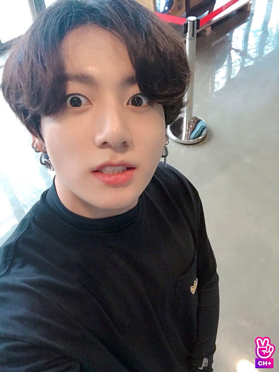 bangtanpIus's tweet photo. [BTS V OFFICIAL]
-
RUN BTS! 2019 - Epi.85
Behind the scene 4/4
-
[2/2] https://t.co/X4u7tg5c9E