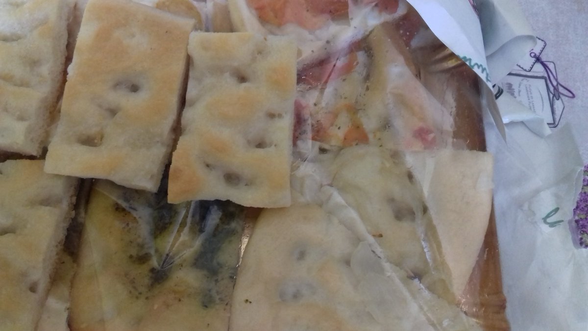 pirolini's tweet photo. #focaccia #pietraligure solo da #jamina mio amico da sempre! https://t.co/sDUrUkaCyV