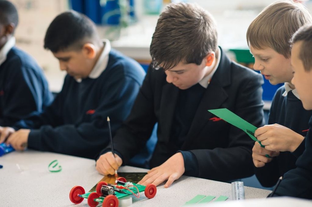 bydesigngroup's tweet photo. It's great to see all the enthusiasm from the learners taking part in this @Tomorrows_Eng programme - this FREE 2-part programme is delivered to schools across the country!
Take a look at what it involves:
https://t.co/81xnczcIzE #STEM #Engineering #EnergyQuest #Education https://t.co/80EYYQipHZ