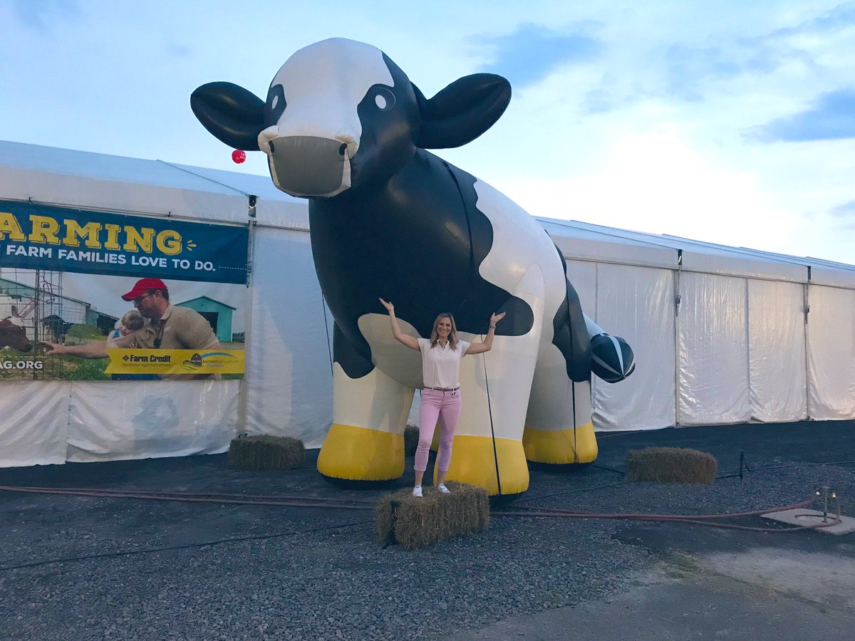 NeSommavilla's tweet photo. We are #Moooving right along this morning.
Fourth stop: this GIANT cow #NC9AtTheFair #LocalSYR @NewsChannel9 @NYSFair https://t.co/IN8GyTNhwg
