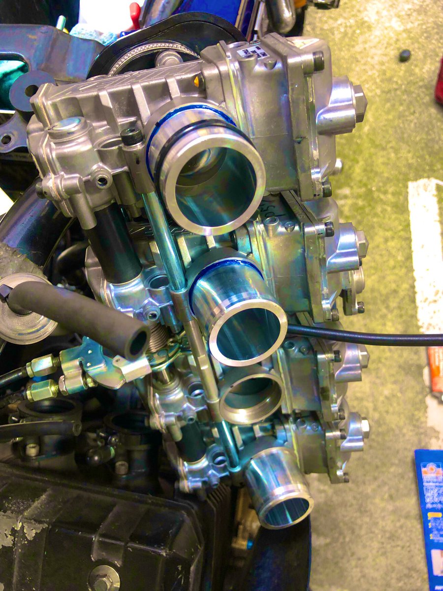 ZRX_MK2's tweet photo. TL汚しすみません
先月新品で買ったばかりのFCR盗難されました
新品なので傷なども特になく特徴と言えばPMCのパワフィルに珍しい青の液ガス使ってスピゴット止めてます
お手数ですが拡散、捜索、似てる物見つけたなどありましたらよろしくお願いします。
警察には連絡済みです

#拡散希望 https://t.co/9fvsSe2QEX