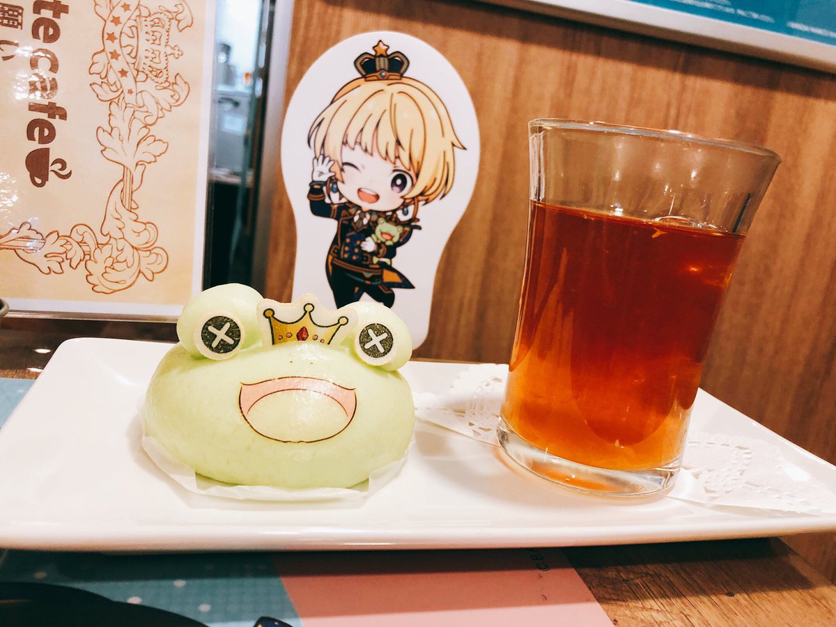 先日あにかへ行ったんですけどみちるのラテやさしい味だったおいしかった…
カエールまん、メニューの写真だとどぎつい色してたけど実物は食べ物の色してて安心。かわいい。 