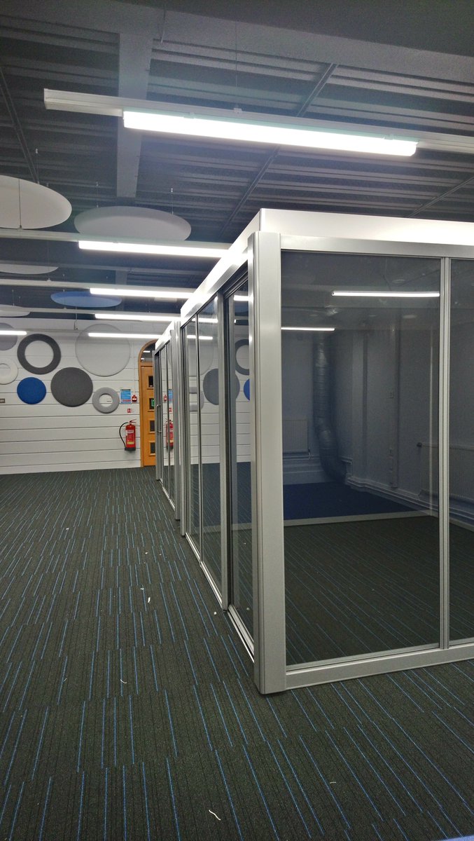 SolentLibrary's tweet photo. Before and after pictures continues with floor 1C! #solentlibrary #refurbishment #WeAreSolent https://t.co/lPhsAN0eXg