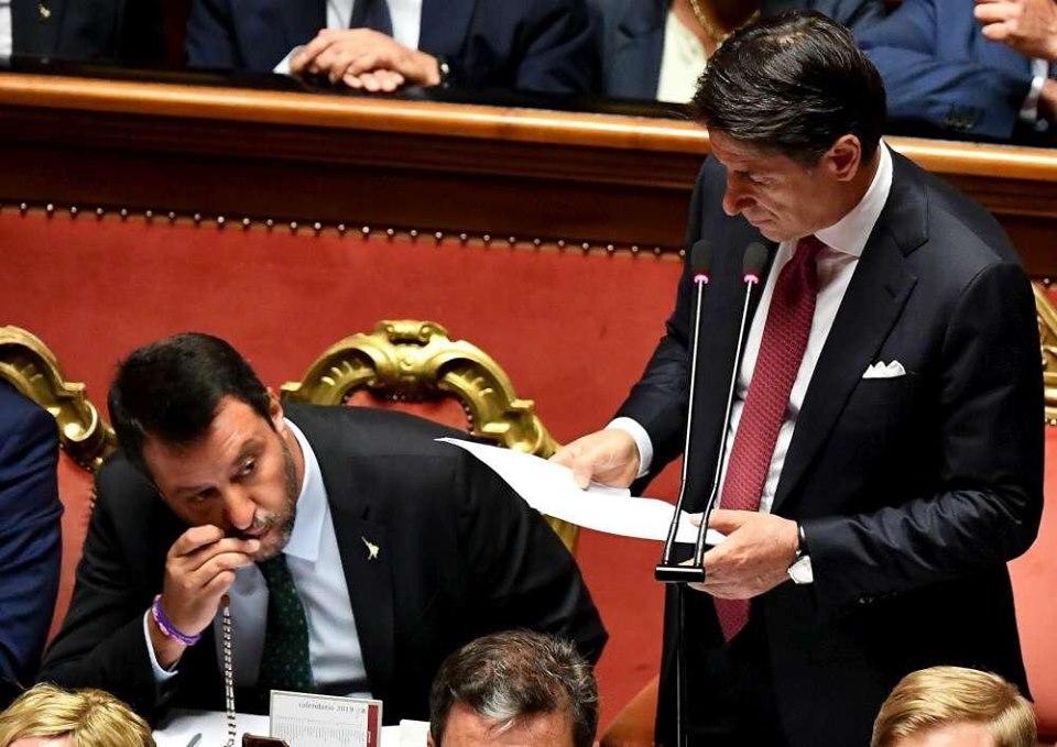 Fabio Proverbio Veneto Vardate Dal Culo Del Mulo Dal Dente Del Can E Da Chi Che Tien La Corona In Man Credo Non Necessiti Di Traduzione Questo Scatto Mostra