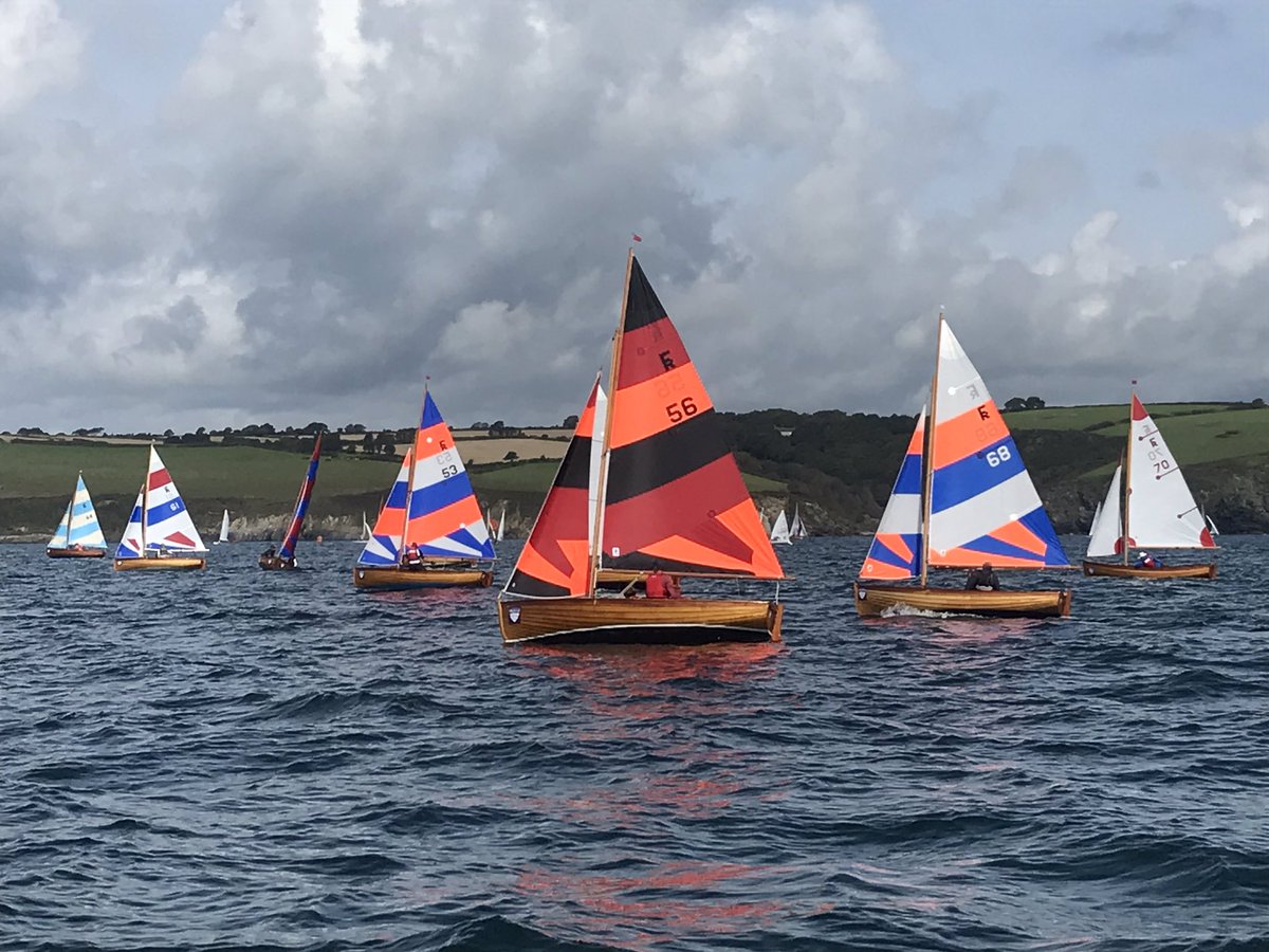 GuardianRIB's tweet photo. Fowey Rivers rounding our mark. 35 of them! @boatbuilder9 @MorvarghSailing #RIB1 @RFYC_Fowey @foweyregatta #POFROC #FGYC @Gigass1 @FoweyHarbour @FoweyDocks @Lanteglosbandb https://t.co/qpmkk0uNZl