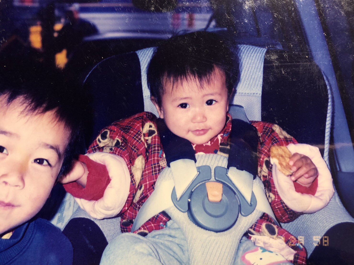 中央大学女子陸上競技部 古川杏奈 3年 1枚目写真左 やり投げ 本庄東高校 aが大好きです 陸上始める前は6年間野球やってました 中央大学女子陸上競技部の応援よろしくお願いします