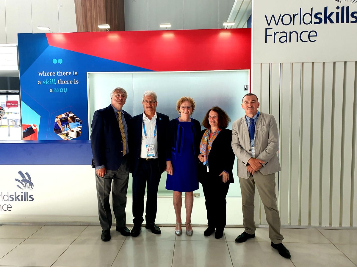 WorldSkillsFR's tweet photo. Muriel Pénicaud, Ministre du travail aux côtés de WorldSkills France pour le Grand Oral, soutenu par le réseau
@WorldSkillsFR Suivez le Grand Oral en direct sur Facebook dès 16h https://t.co/NCV4d5kBdY
#wsclyon2023 #TheEasiestWaytoSkill @murielpenicaud @OnlyLyon @grandlyon https://t.co/PfWigsdVTC