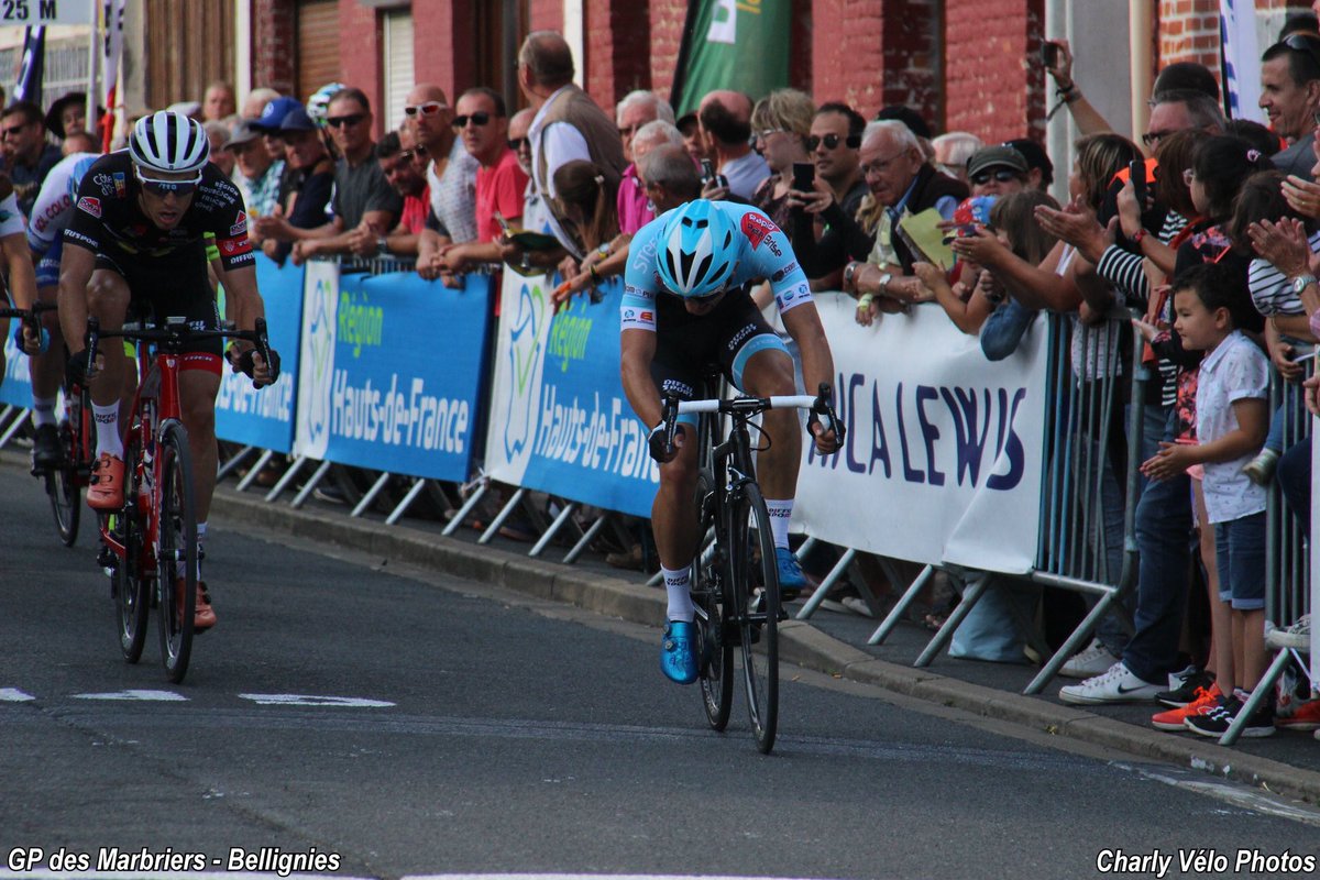 charly_velo's tweet photo. Victoire de Damien Clayton @TeamRibble au #GPMarbriers à Bellignies devant @dylankow @VCROUEN76DN1 et @jeremy_cabot @scodijon #CharlyVéloPhotos https://t.co/5fzzTsaqkV
