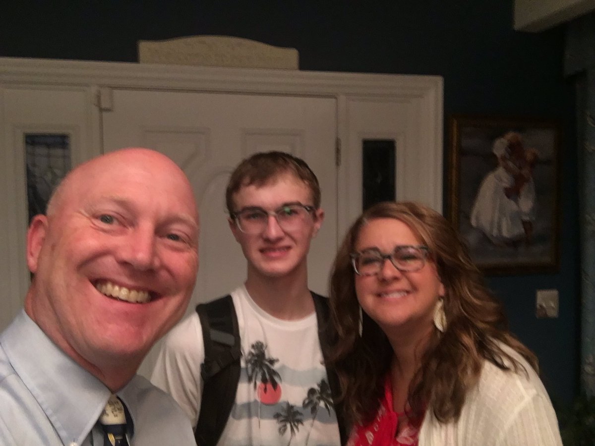 shelli_miller's tweet photo. Zero period and we’re off!#HSCD1 Day 1 for @HilliardSchools Sharing our Buckeye’s Day 1 yesterday too. What a start 6:45 am class for HS Junior and 12:45 pm for our OSU Freshman! Awesomeness awaits us all! https://t.co/2Ha6dBjDbb