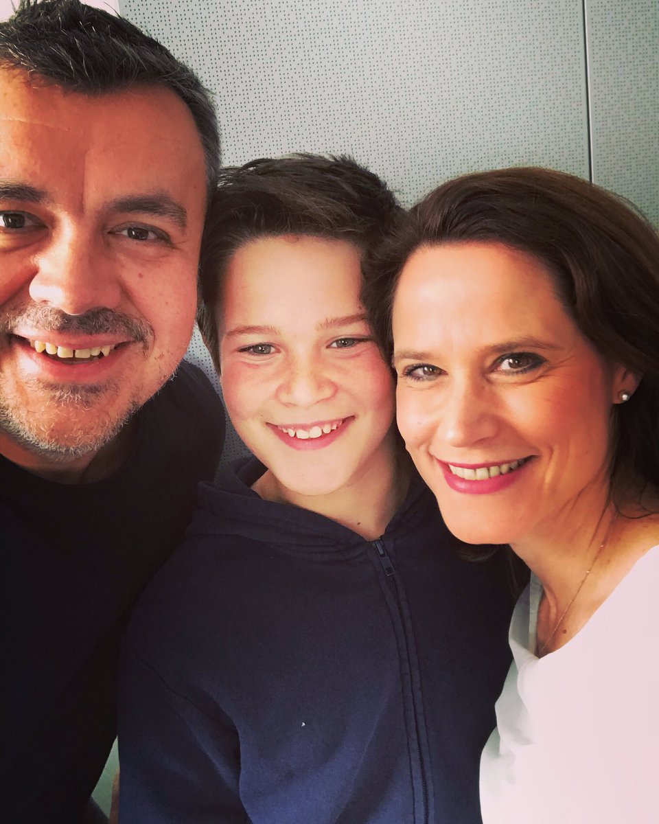 SuHoRoma's tweet photo. Wenn man Unterstützung vom Neffen im Radio-Studio bei Ivo bekommt 😇
#neffe #noah #raphaello #mischpoke #unterstützung #radiotalk #talk #talkmitivo #ivomarkota #münchnerkirchenradio #mkr #münchnerkirchenzeitung #mk #sanktmichaelsbund #daskatholischemedienhaus #münchen #munich https://t.co/RFDd2ptAby