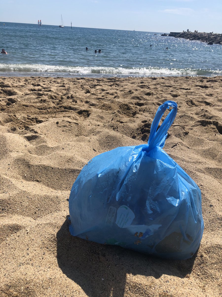 elhelhelh's tweet photo. Are you even on holiday if you don’t pull a plastic bag’s worth of plastic from the ocean (inc. the plastic bag)
Inspired by @4oceanBracelets while wearing my #batoko swimsuit.
#beachclean #waronplastic https://t.co/bDigrJiLTX