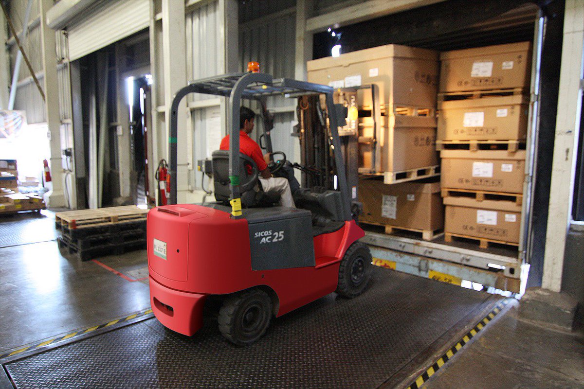 ParkerLtd's tweet photo. Do you need assistance with large scale pallet deliveries? Our partnerships with leading UK transport specialists combined with our dedicated warehouse team is the perfect distribution solution. If you require larger consignments, our connections will make it happen for you. https://t.co/7sy7P0kgUc