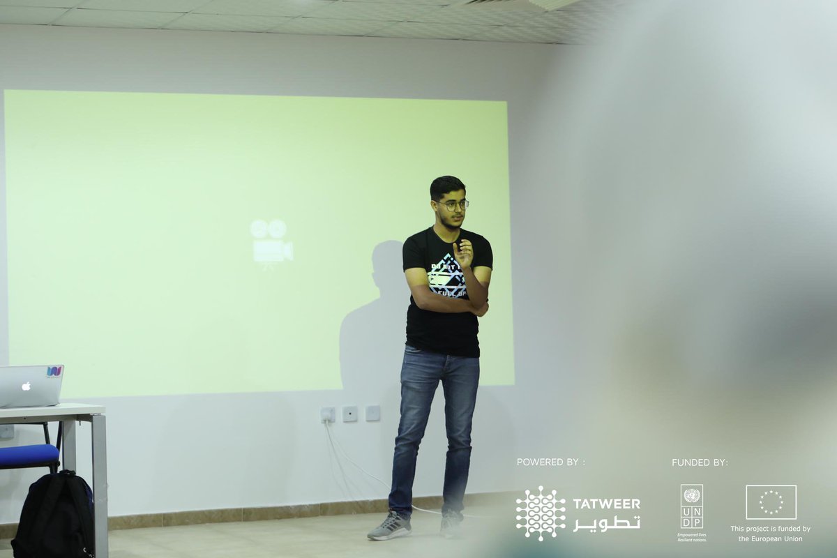 TatweerResearch's tweet photo. يستمر #TecCamp
في #بنغازي في امداد عقول الشباب والشابات المهتمين ببرمج المواقع وتطبيقات الهواتف الذكية بالمعرفة اللازمة عن طريق المدربين @UsbSalem و @AmineKechroud1 لينطلقوا في سوق العمل الليبي.
بدعم:
@EUDELtoLibya
@UNDPLibya https://t.co/suPDciFdHi