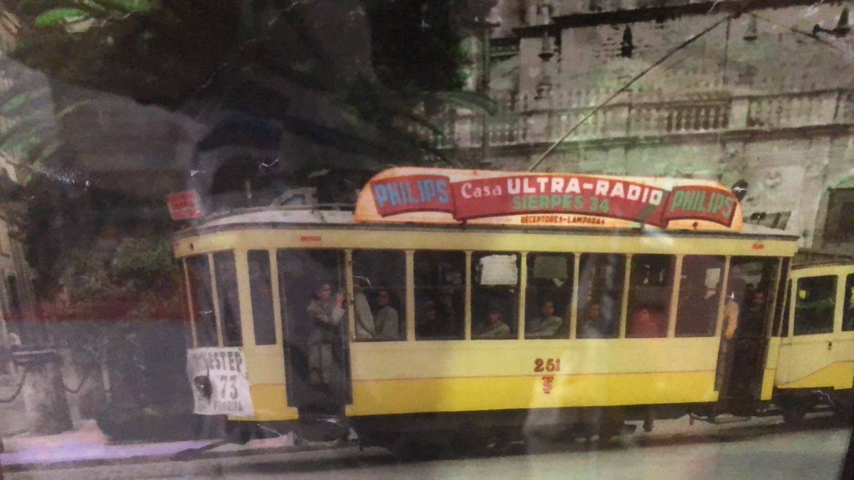MILARULTRARADIO's tweet photo. Buenos días
Hoy nos envía un abuelo que vino a nuestra tienda ayer, la Foto que publicamos en su día , la cual le agrado muchísimo pues montaba en el tranvía con su abuelo, y nos trajo a su nieto, que montará en hyperloop, que bonita Historia de nuestra tienda.

Saludos https://t.co/bU8MUSfIl4