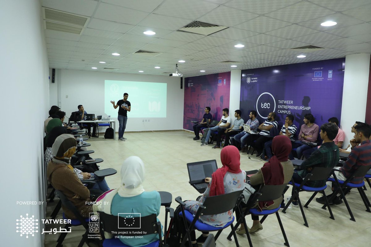 TatweerResearch's tweet photo. يستمر #TecCamp
في #بنغازي في امداد عقول الشباب والشابات المهتمين ببرمج المواقع وتطبيقات الهواتف الذكية بالمعرفة اللازمة عن طريق المدربين @UsbSalem و @AmineKechroud1 لينطلقوا في سوق العمل الليبي.
بدعم:
@EUDELtoLibya
@UNDPLibya https://t.co/suPDciFdHi