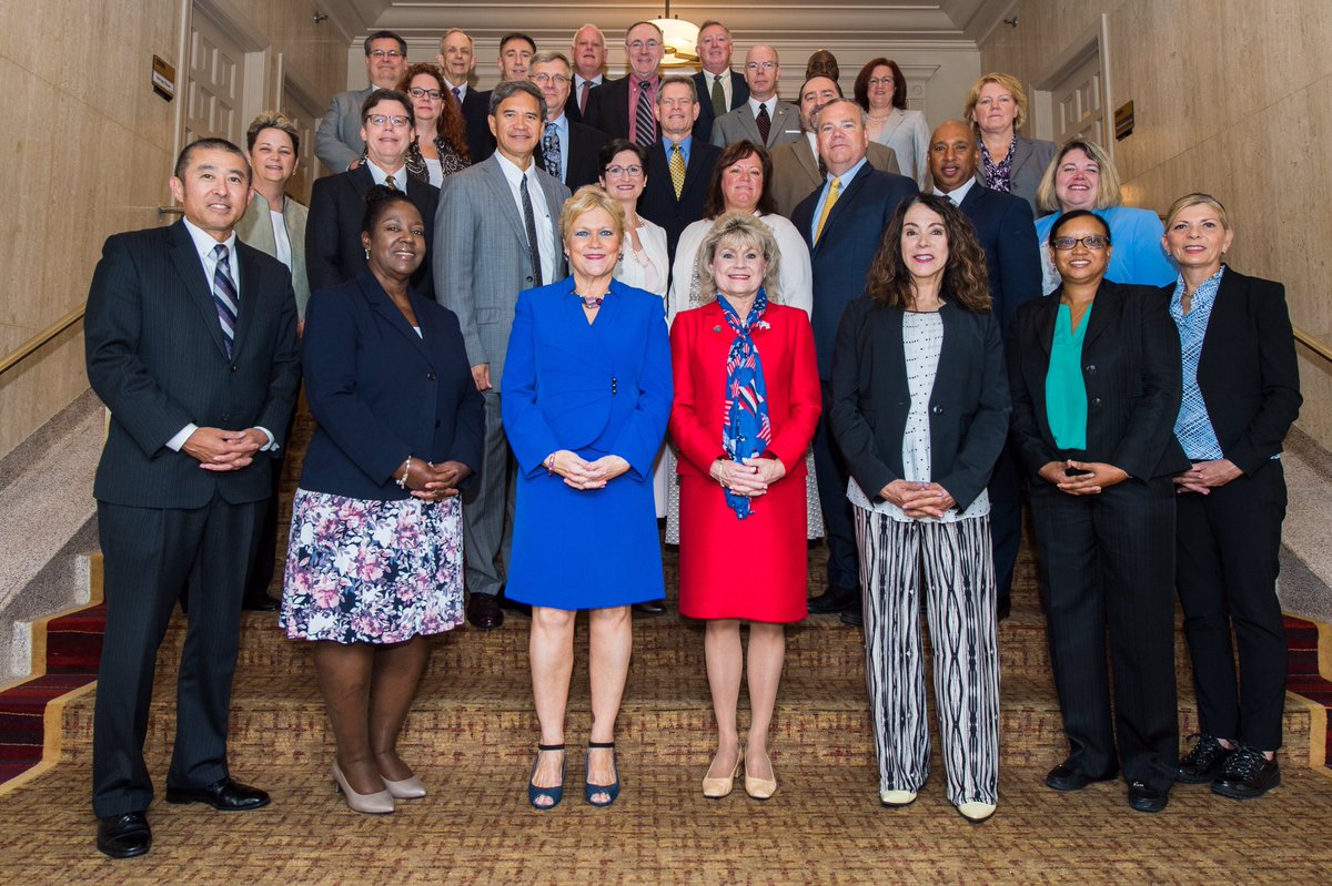DCPASExcellence's tweet photo. Senior Executive Service officials from within the DoD and interagency partners recently completed the Vanguard Senior Executive Development Program Cohort 19-2 in Potomac, MD. The in-residence program focuses on national security and interagency partnerships. #DCPASExcellence https://t.co/i5EPoLbgEK