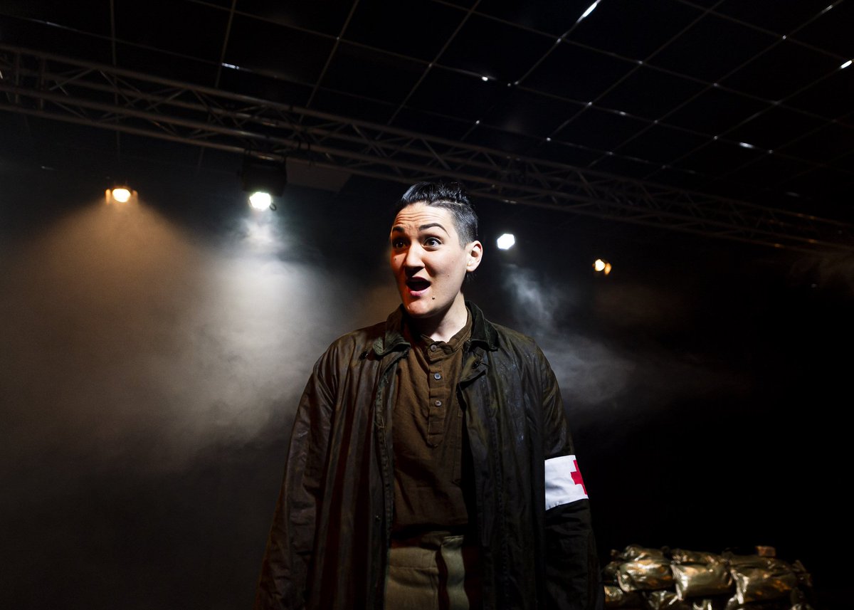 DeadEqual's tweet image. 5 PERFORMANCES LEFTAHHHHHHH 🙀
⭐⭐⭐⭐ @thelistmagazine edinburghfestival.list.co.uk/article/110879…
⭐⭐⭐⭐ @DIVAmagazine 
⭐⭐⭐⭐ @FringeFeminist 
HIGHLY RECCOMENDED SHOW @FringeReview 
GET DOWN TO @Summerhallery VENUE 210 7-8PM @ArmyatTheFringe #edfringe