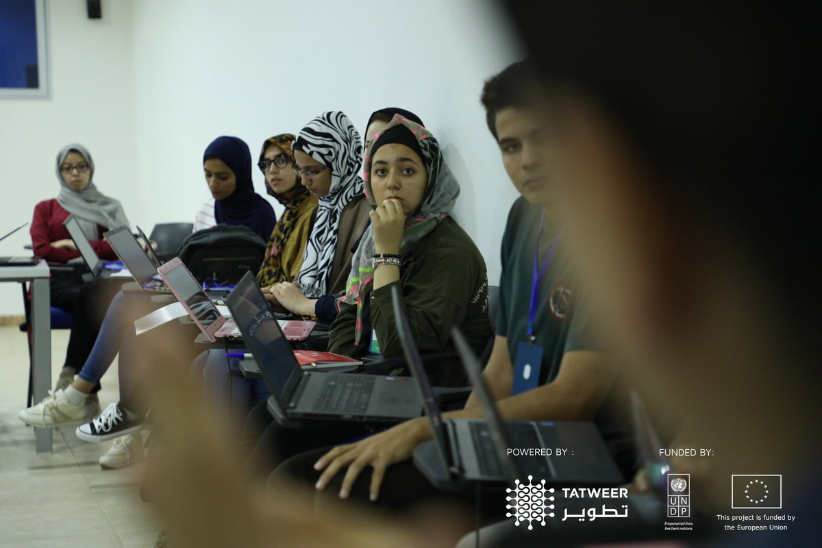 TatweerResearch's tweet photo. يستمر #TecCamp
في #بنغازي في امداد عقول الشباب والشابات المهتمين ببرمج المواقع وتطبيقات الهواتف الذكية بالمعرفة اللازمة عن طريق المدربين @UsbSalem و @AmineKechroud1 لينطلقوا في سوق العمل الليبي.
بدعم:
@EUDELtoLibya
@UNDPLibya https://t.co/suPDciFdHi
