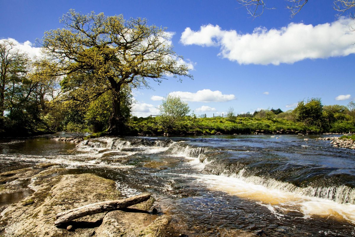 UltraframeHI's tweet photo. Did you know that The Ribble Valley is one of the top ten places to retire? We can't blame people, can we?! https://t.co/ey0VtYYOY4 #ribblevalley #Lancashire https://t.co/DNWUKrJDrk