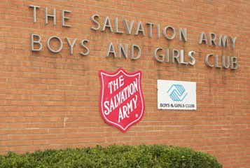 ecminor's tweet photo. Got to visit the @SalvationArmyUS Boy’s and Girl’s Club in Church Hill with @RichmondPolice Deputy Chief Collier yesterday. While there were no kids there, we could feel the excitement. The center has so much to offer &amp; we look forward to a partnership! Thank you, Mr. Hugh Jones! https://t.co/u504qSSVHe